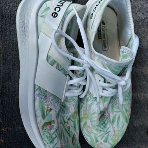 Womans new balance shoes